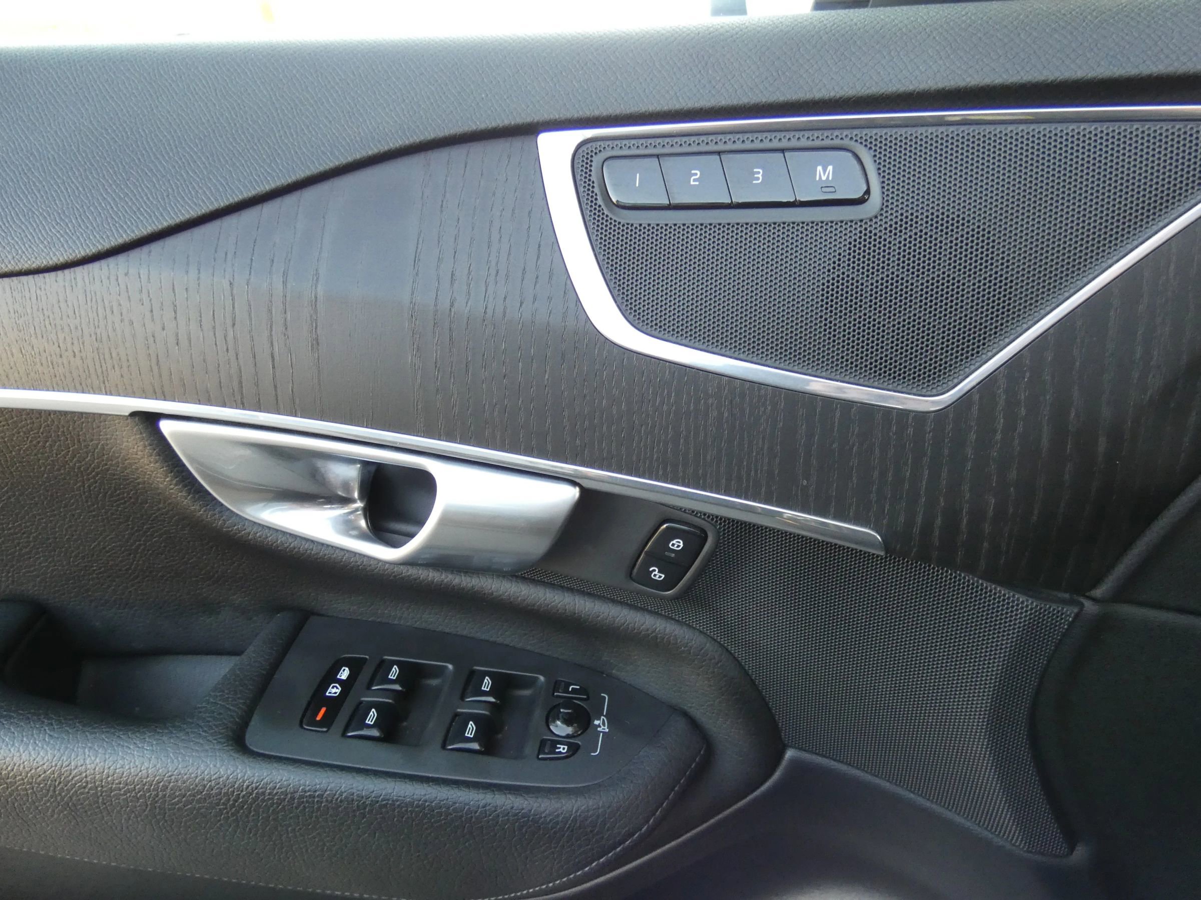 Used 2020 Volvo XC90 T6 Momentum image 66