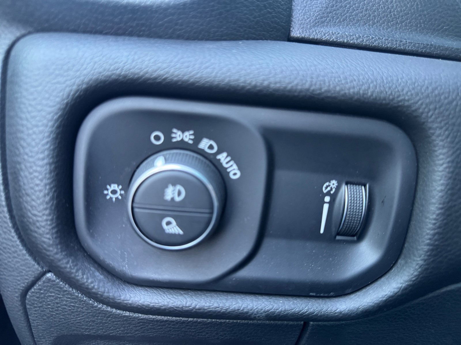 Used 2025 RAM 1500 Big Horn AWD/4WD image 29