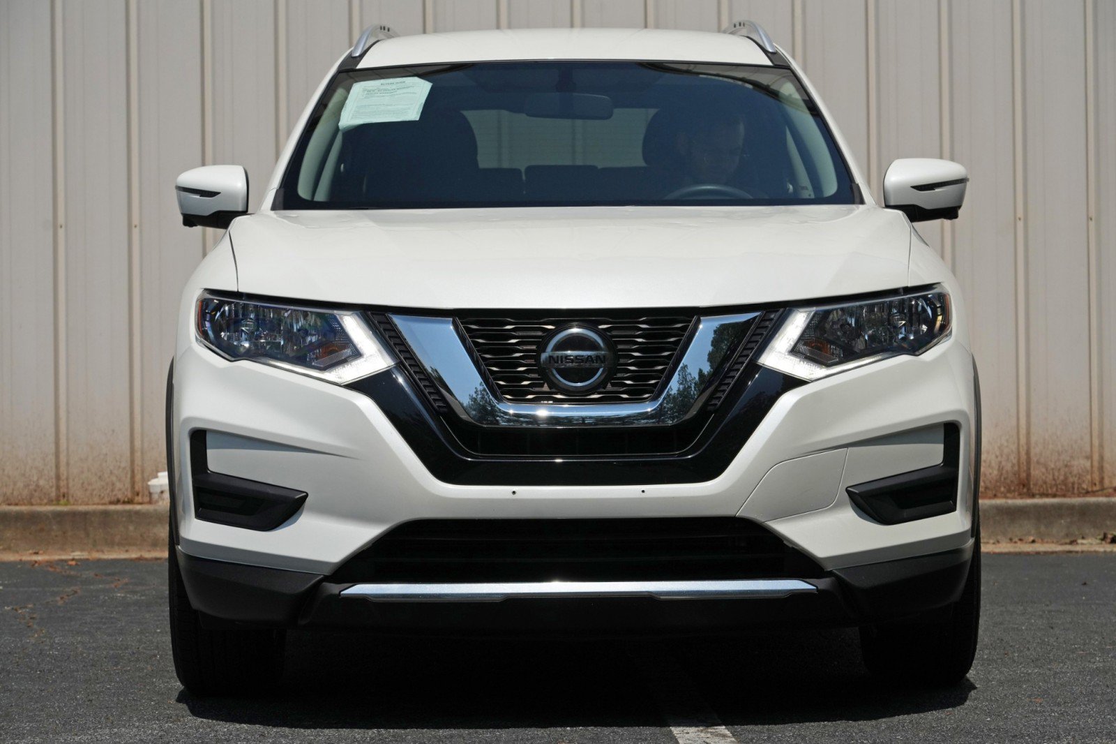 Used 2018 Nissan Rogue SV w/ Premium Package AWD/4WD image 6