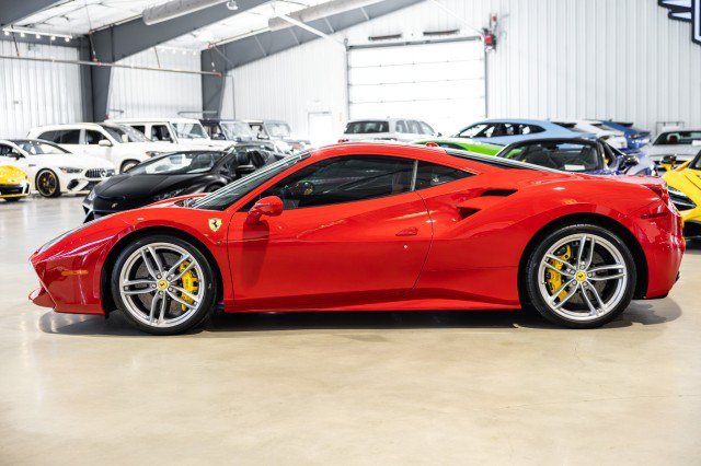 Used 2016 Ferrari 488 GTB RWD image 3