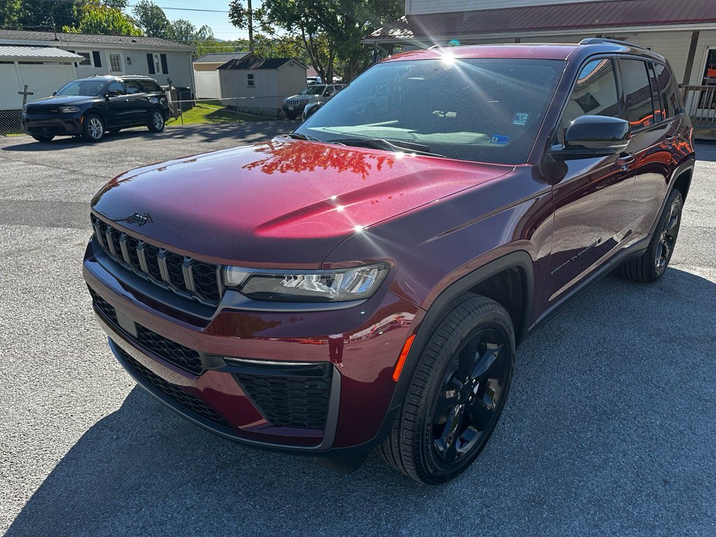 New 2026 Jeep Grand Cherokee Limited w/ Limited Altitude Package AWD/4WD image 8