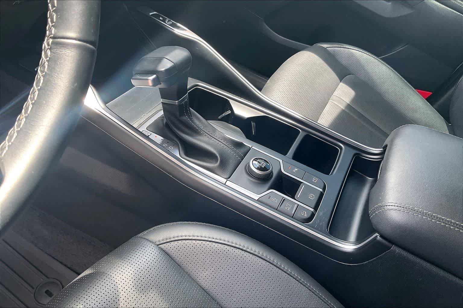 Certified 2025 Kia Sorento S FWD image 14