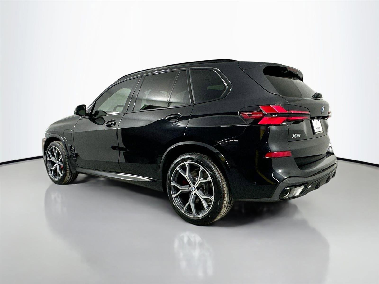 New 2026 BMW X5 xDrive50e image 7