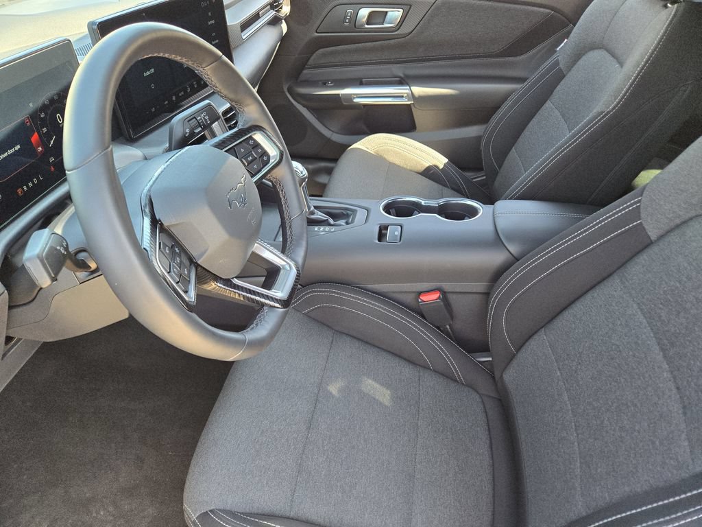 Used 2025 Ford Mustang Coupe RWD image 17