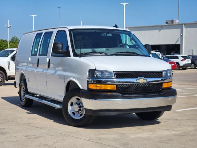 Used 2025 Chevrolet Express 2500 w/ Driver Convenience Package RWD image 2