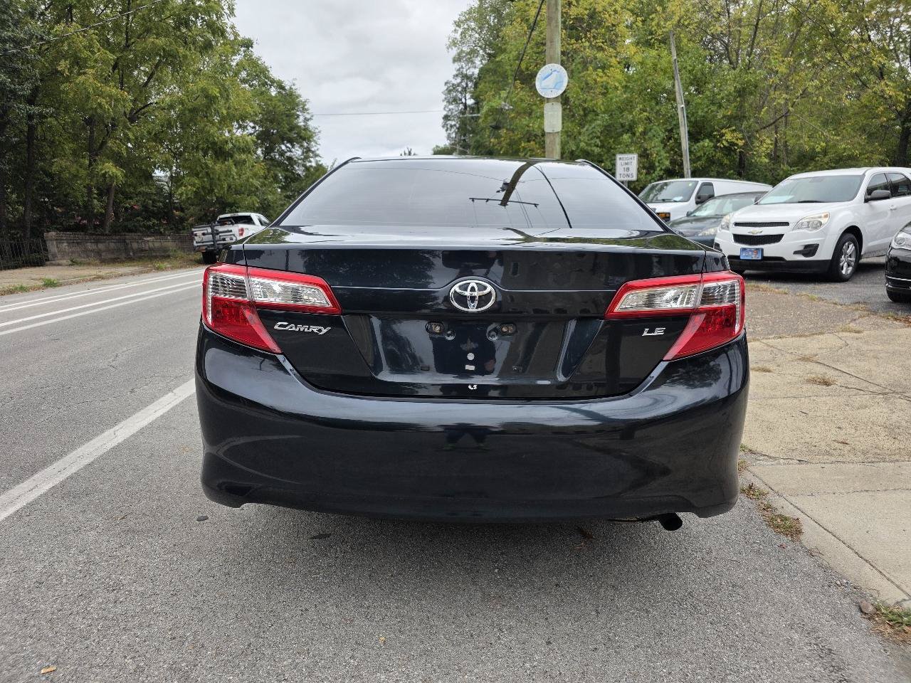 Used 2012 Toyota Camry LE FWD image 5