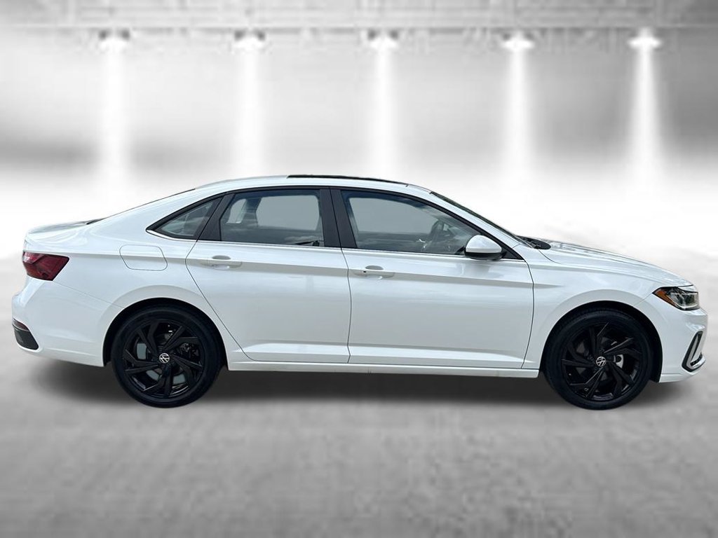 Certified 2026 Volkswagen Jetta SE w/ Black Wheel Package FWD image 7
