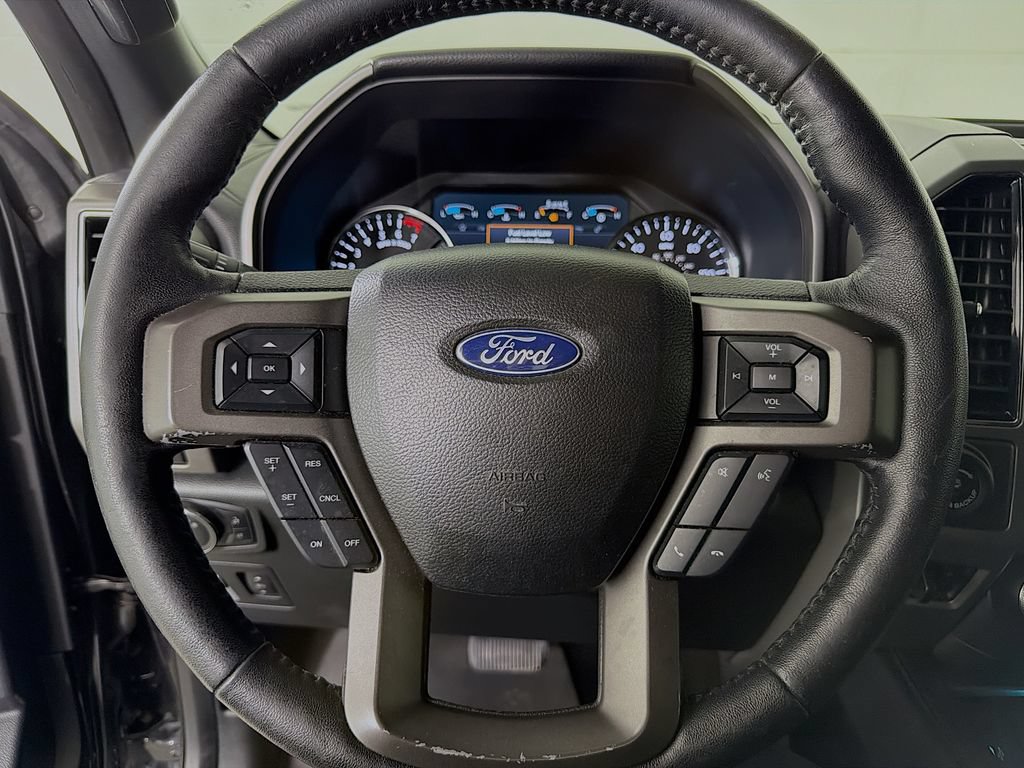 Used 2019 Ford Expedition XLT w/ Equipment Group 202A AWD/4WD image 14