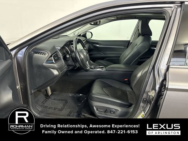 Used 2019 Toyota Camry XSE image 4