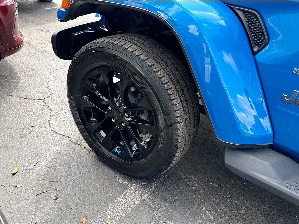 Used 2023 Jeep Wrangler Unlimited Sahara w/ Cold Weather Group image 34