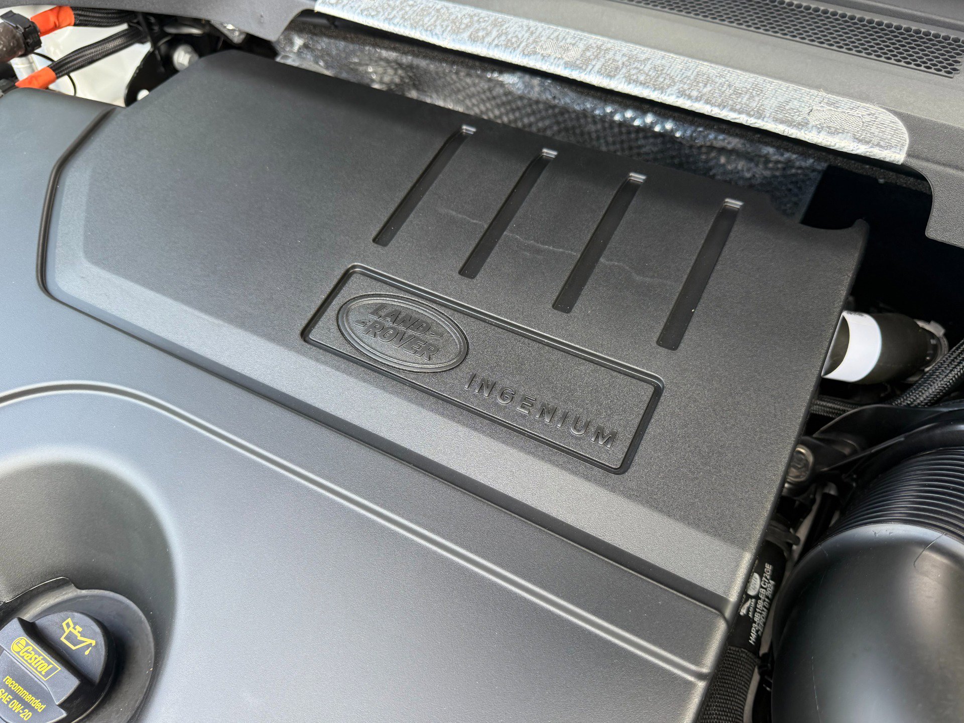 Used 2024 Land Rover Discovery Sport Dynamic SE image 46