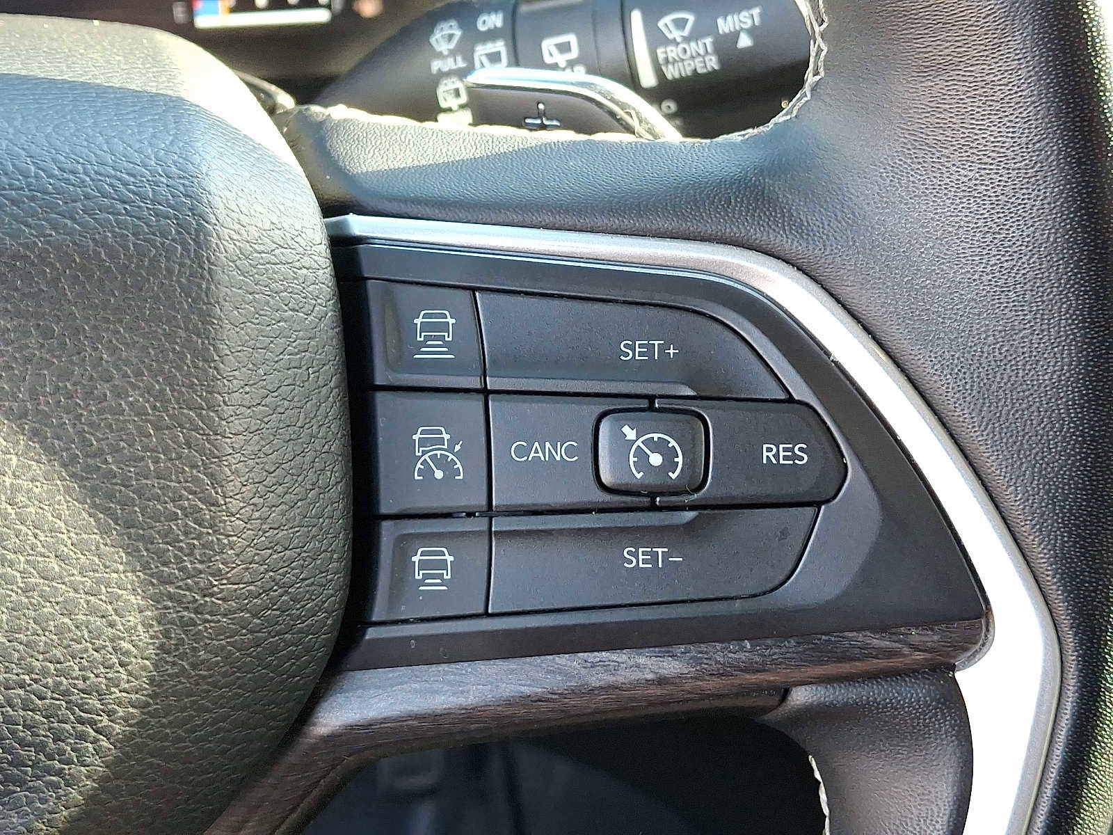 Used 2022 Jeep Grand Cherokee L Limited w/ Luxury Tech Group II AWD/4WD image 24