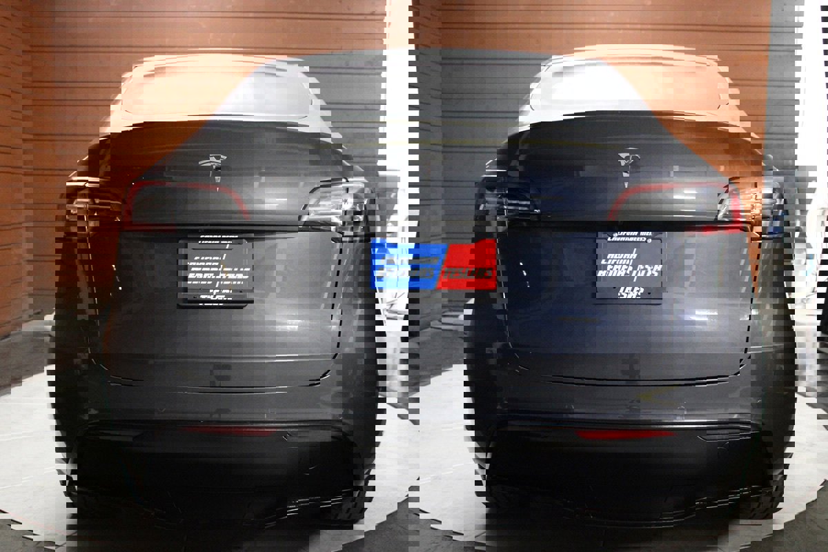Used 2022 Tesla Model Y Long Range image 5