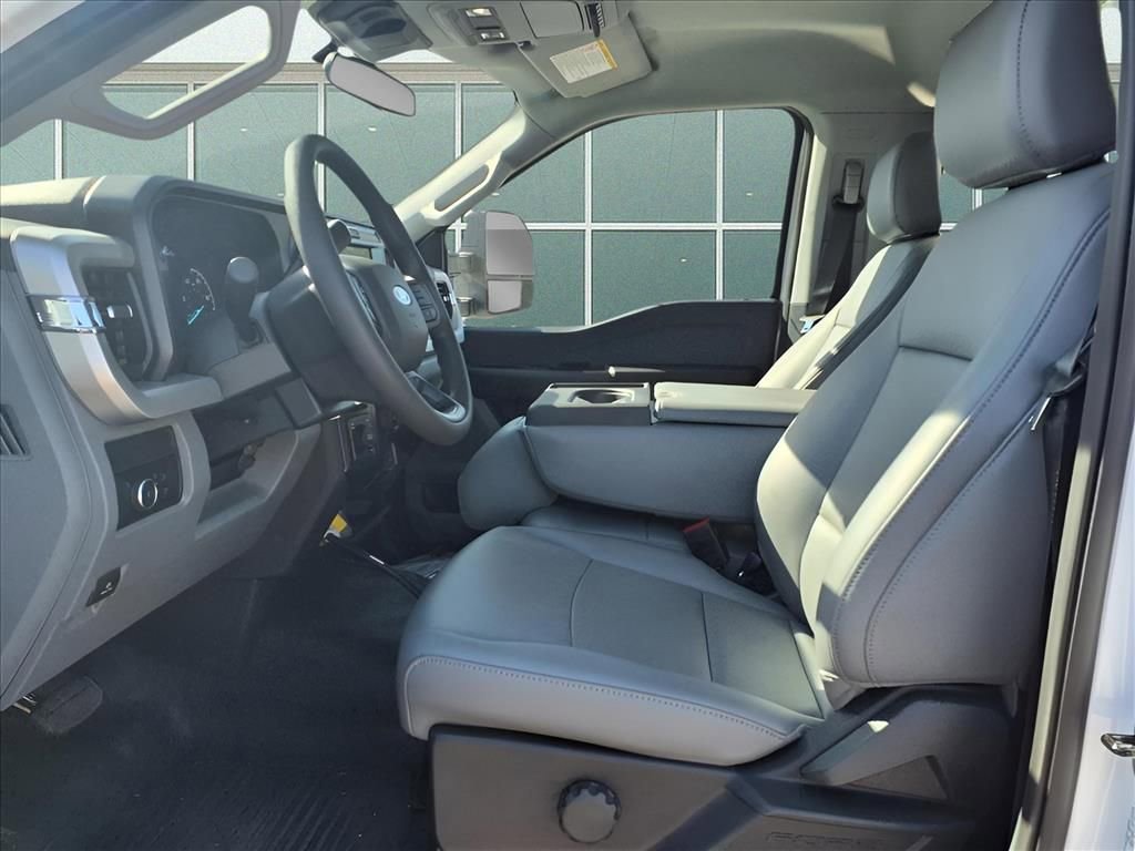 New 2025 Ford F550 4x4 Regular Cab Super Duty image 25