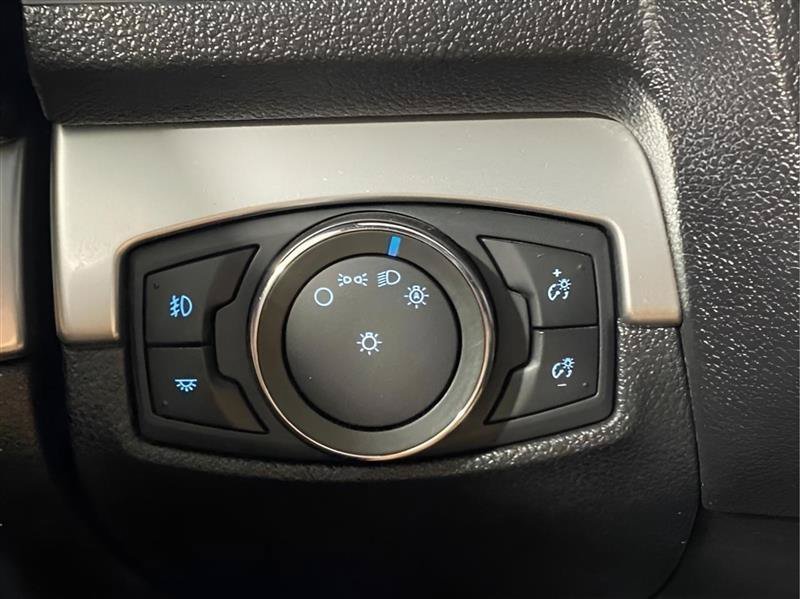 Used 2016 Ford Explorer XLT AWD/4WD image 31