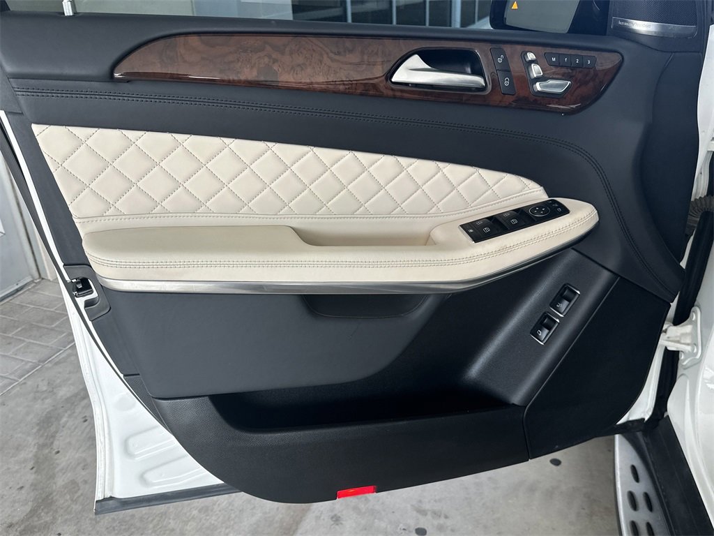 Used 2019 Mercedes-Benz GLS 550 4MATIC image 10