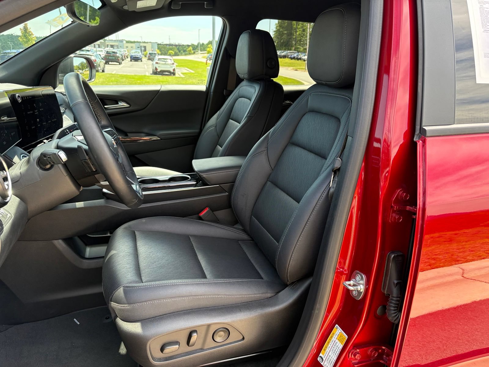 Used 2025 Chevrolet Equinox LT w/ Convenience Package II AWD/4WD image 27