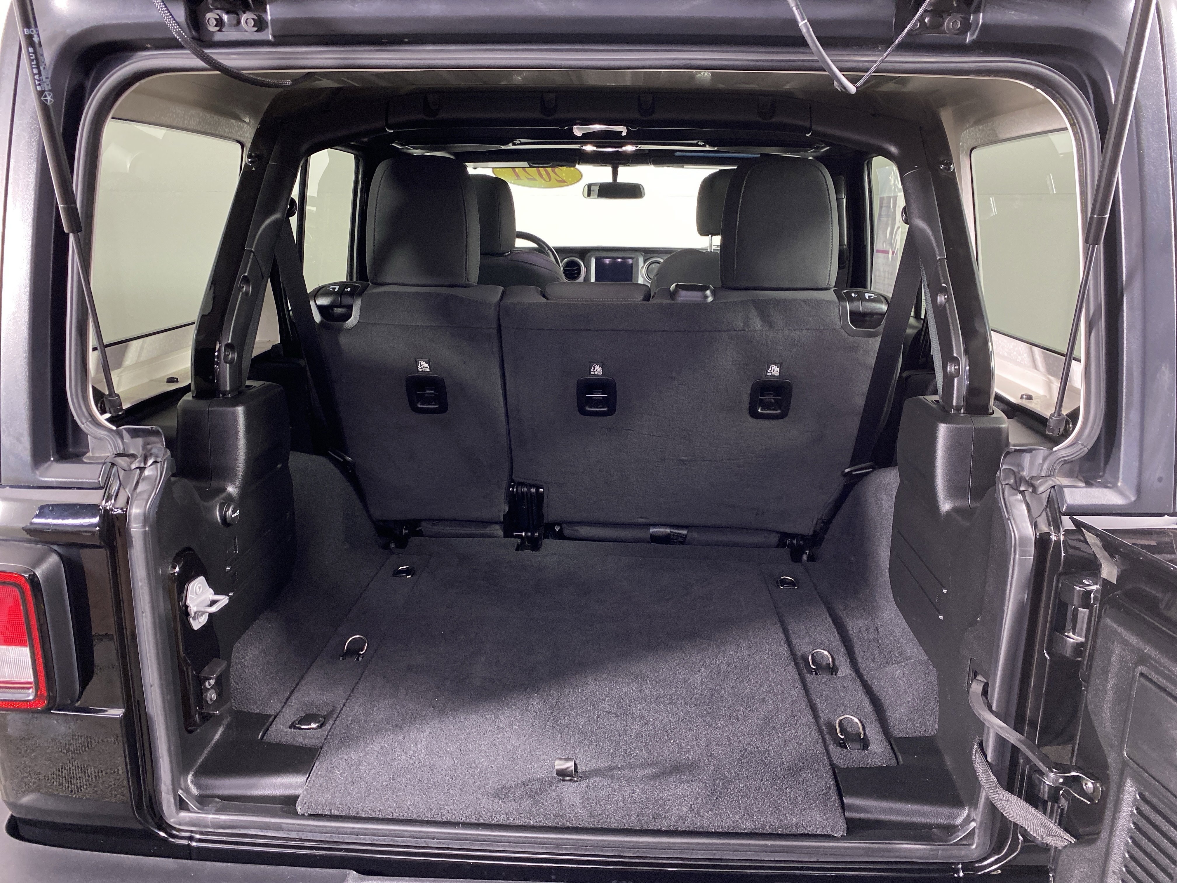 Used 2021 Jeep Wrangler Unlimited Sport AWD/4WD image 32