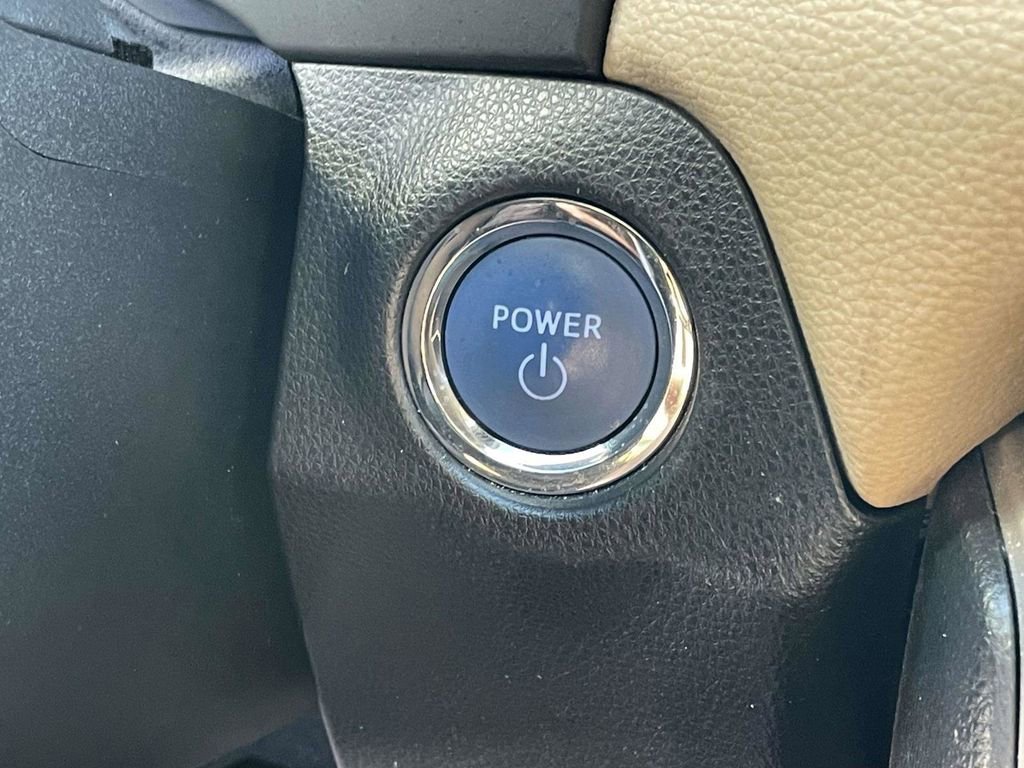 Used 2019 Toyota RAV4 XLE AWD/4WD image 33