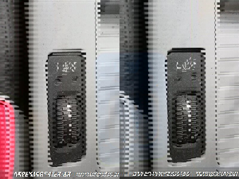 Used 2008 Subaru Outback 2.5XT Limited image 35