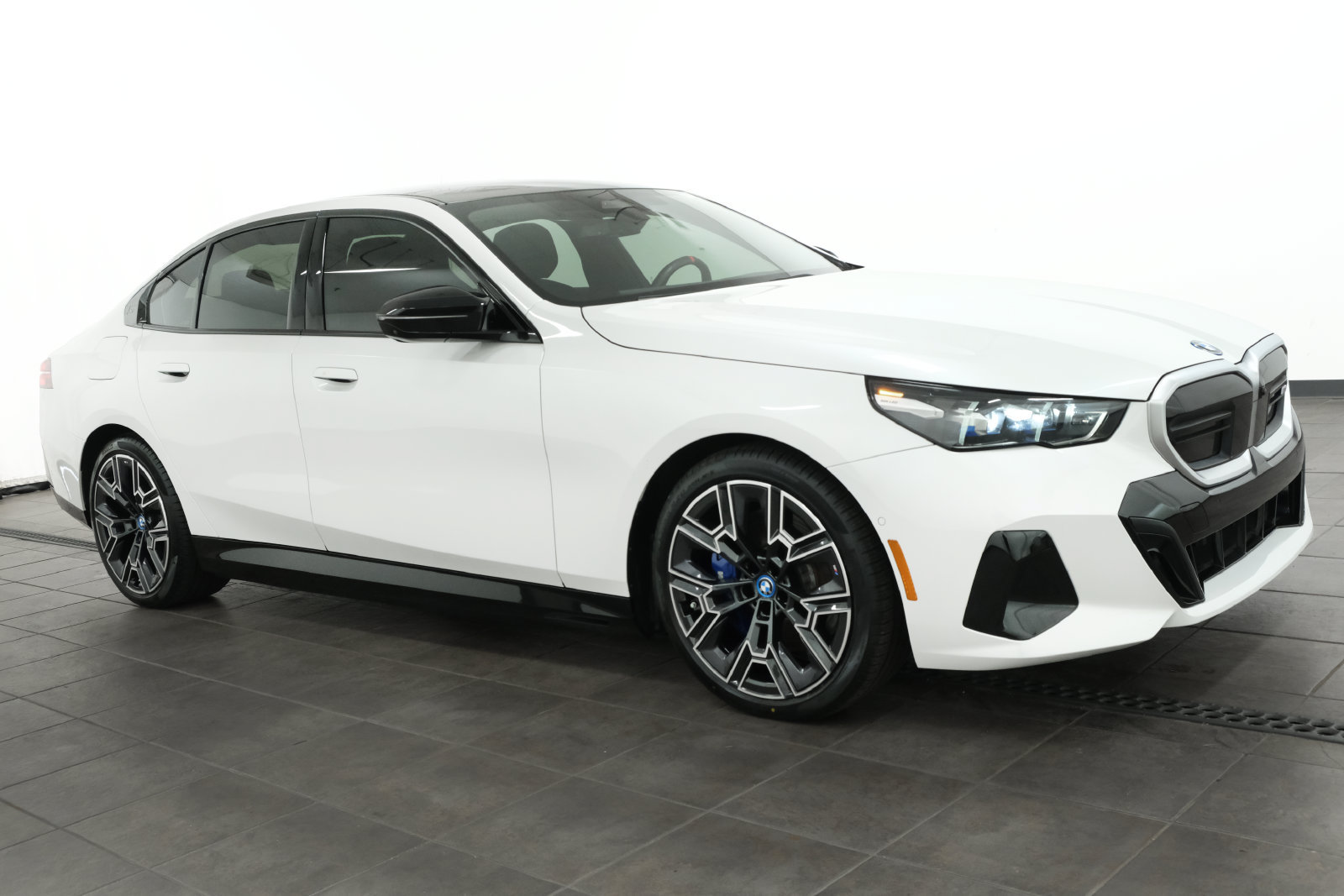 Used 2024 BMW i5 M60 w/ Premium Package AWD/4WD image 8
