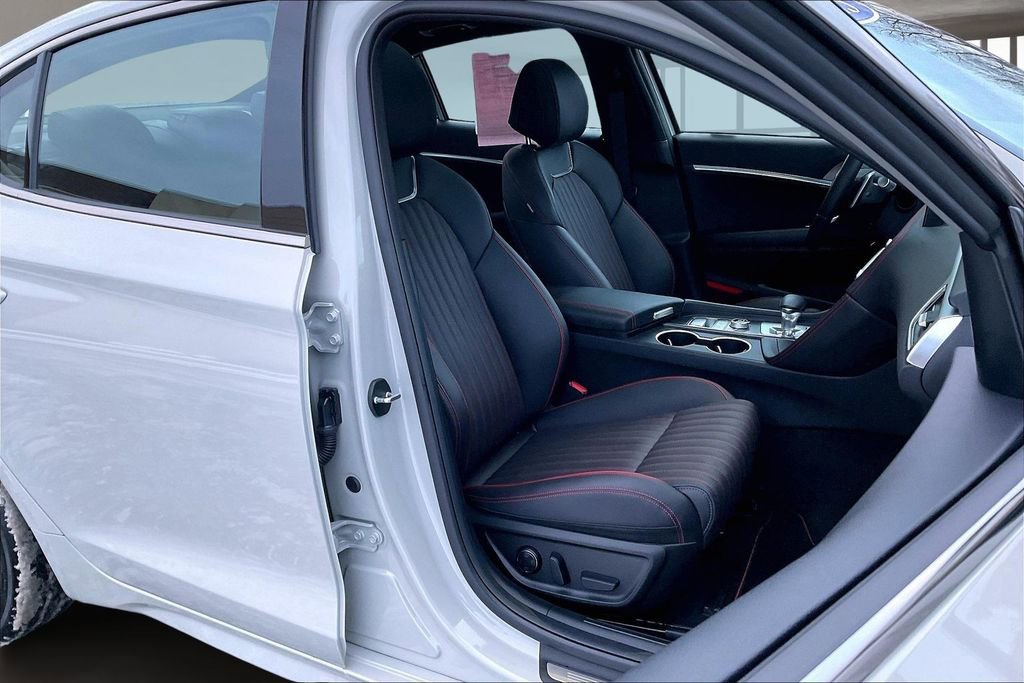 Used 2025 Genesis G70 2.5T w/ Sport Prestige Package image 28