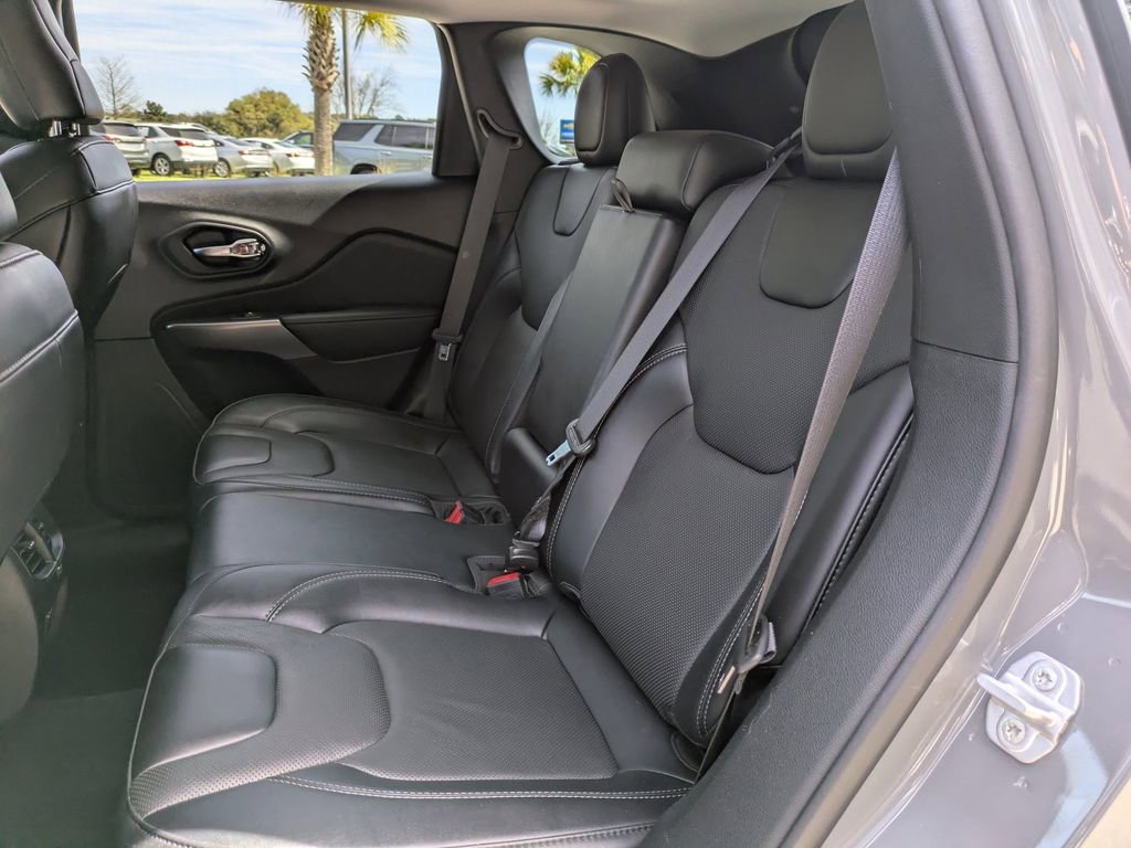 Used 2022 Jeep Cherokee Limited image 15