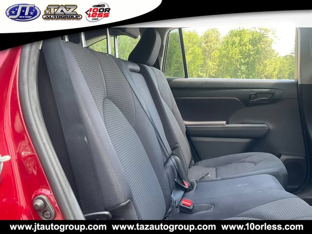 Used 2020 Toyota Highlander LE AWD/4WD image 6