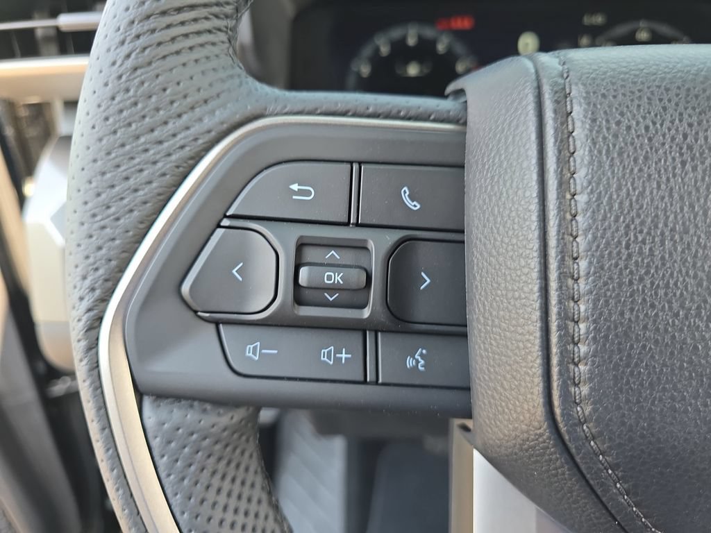 Used 2025 Toyota Tacoma TRD Off-Road AWD/4WD image 19