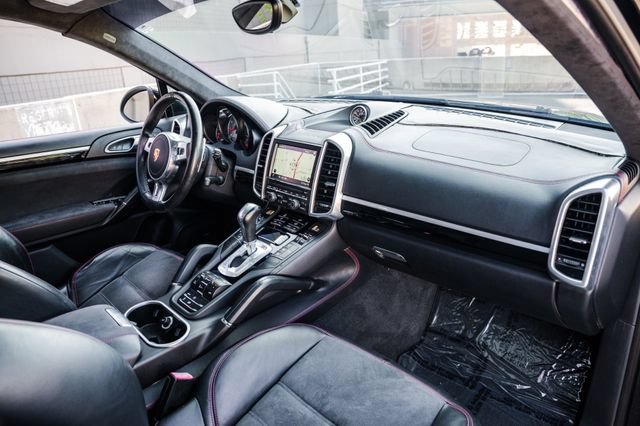 Used 2014 Porsche Cayenne GTS AWD/4WD image 25