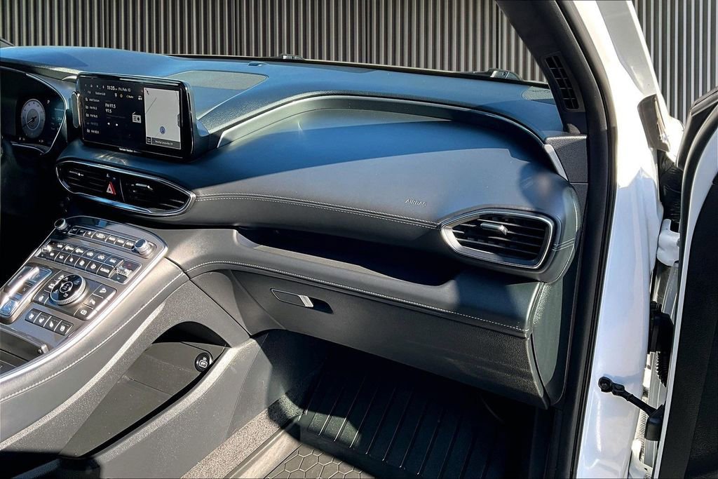 Used 2023 Hyundai Santa Fe Calligraphy w/ Winter Weather Package image 16