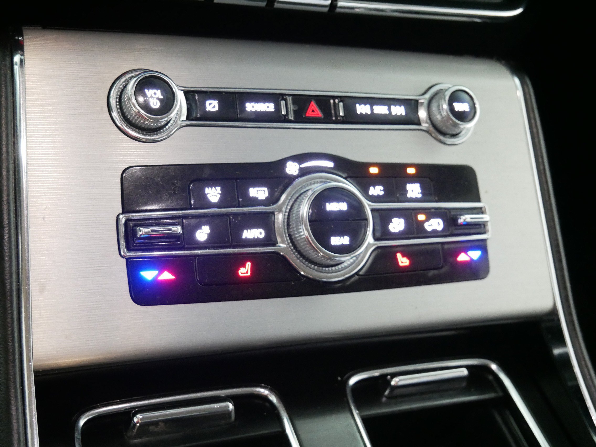Used 2023 Lincoln Aviator AWD image 23