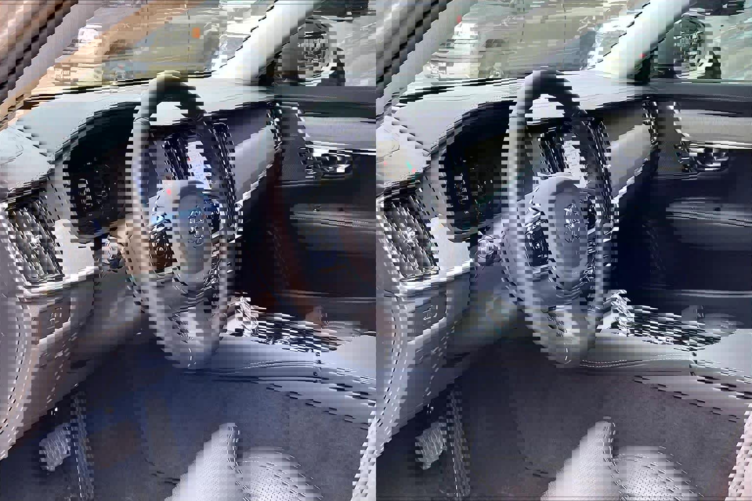 Used 2025 Volvo V90 B6 Cross Country Ultra w/ Protection Package Premier image 18