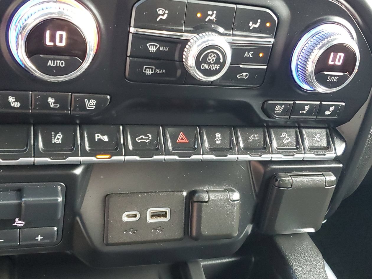 Used 2021 GMC Sierra 2500 Denali w/ Denali Ultimate Package AWD/4WD image 24