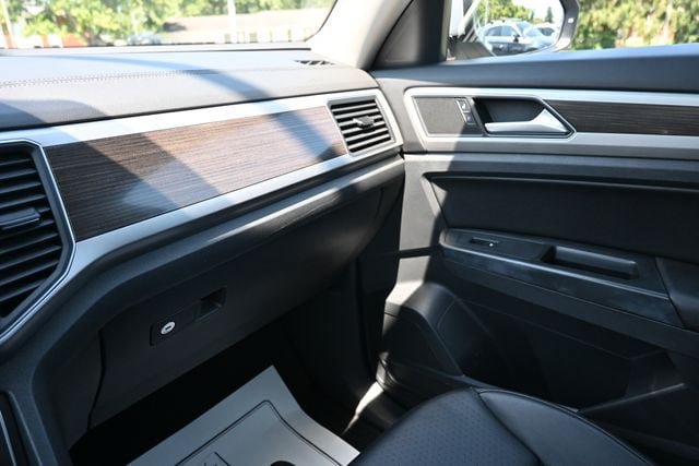 Used 2018 Volkswagen Atlas SE w/ R-Line Package AWD/4WD image 30