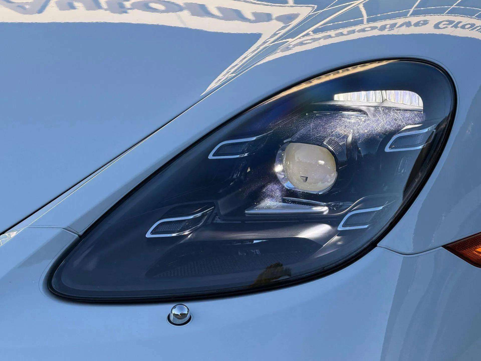 Used 2022 Porsche 718 Boxster image 10