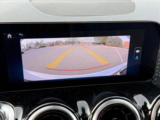 Used 2025 Mercedes-Benz GLB 250 4MATIC image 13