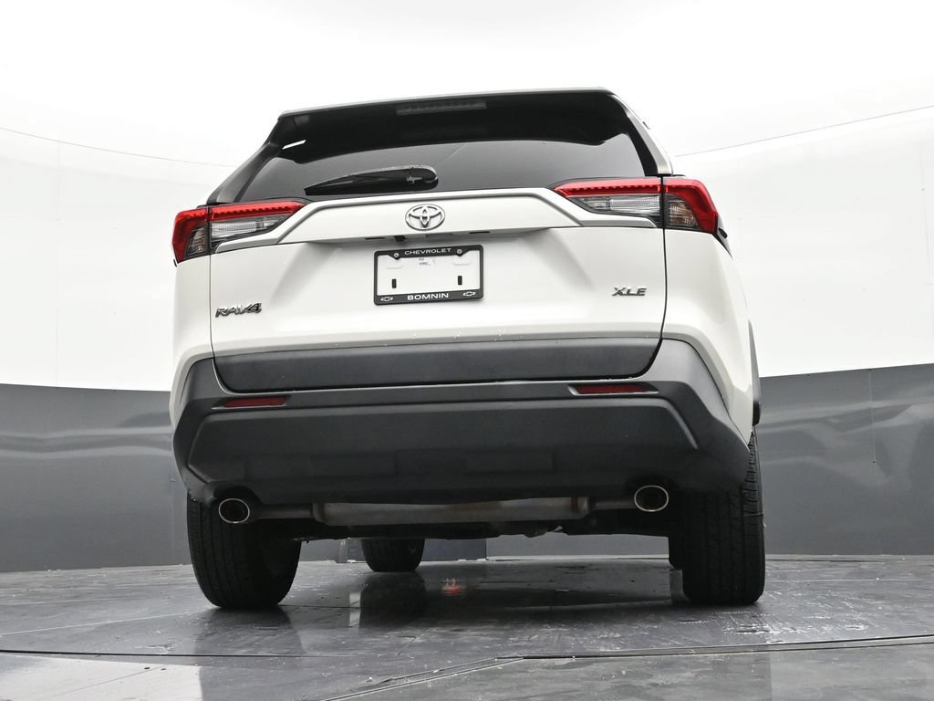 Used 2022 Toyota RAV4 XLE Premium FWD image 24
