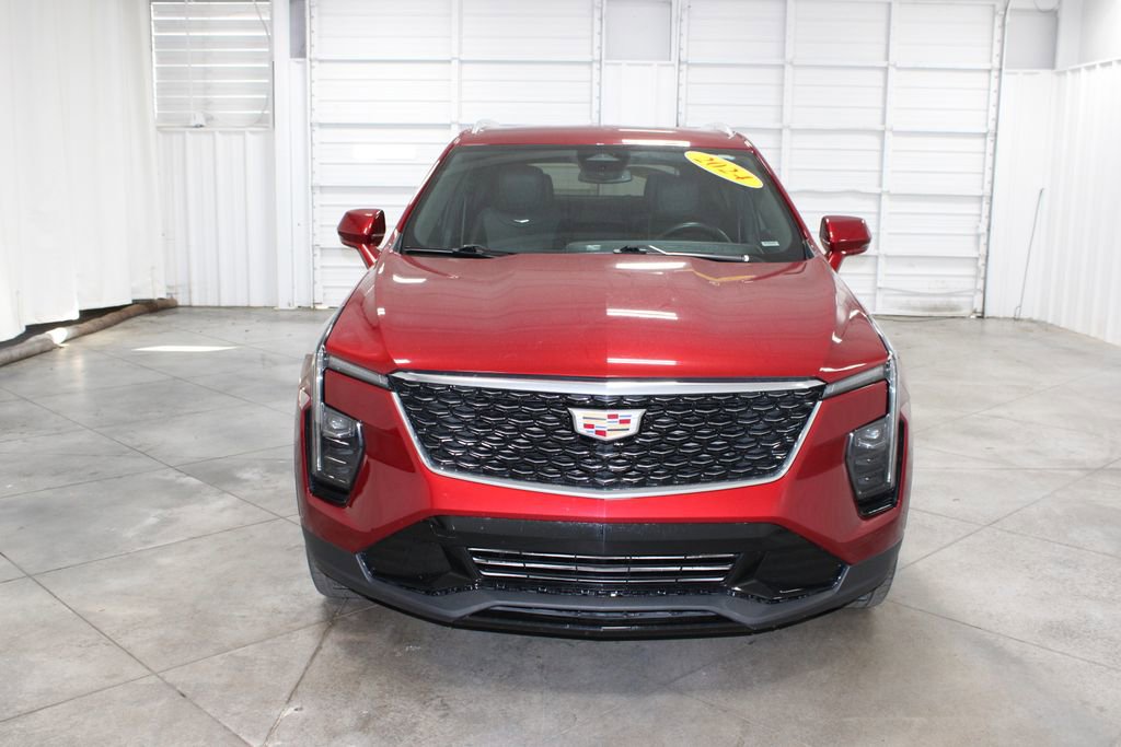Used 2024 Cadillac XT4 Premium Luxury image 3