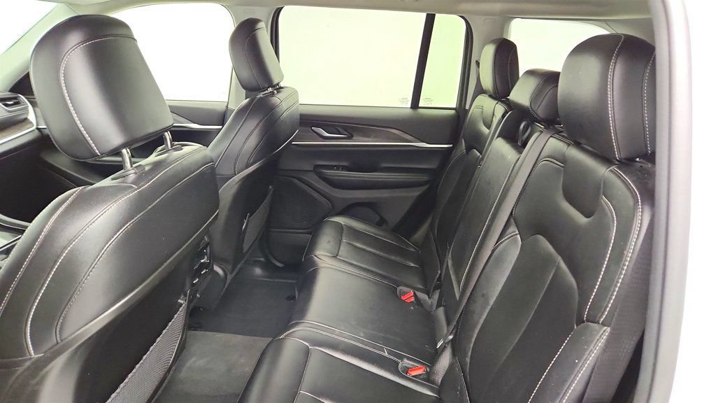 Used 2023 Jeep Grand Cherokee Limited AWD/4WD image 21