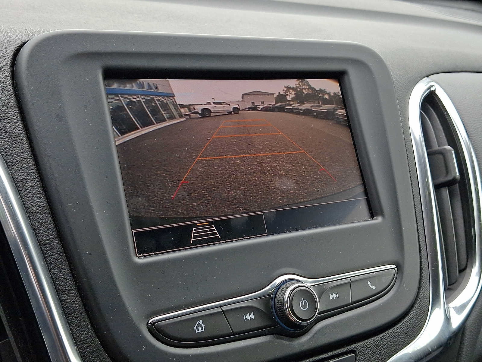 Certified 2024 Chevrolet Equinox LT AWD/4WD image 16