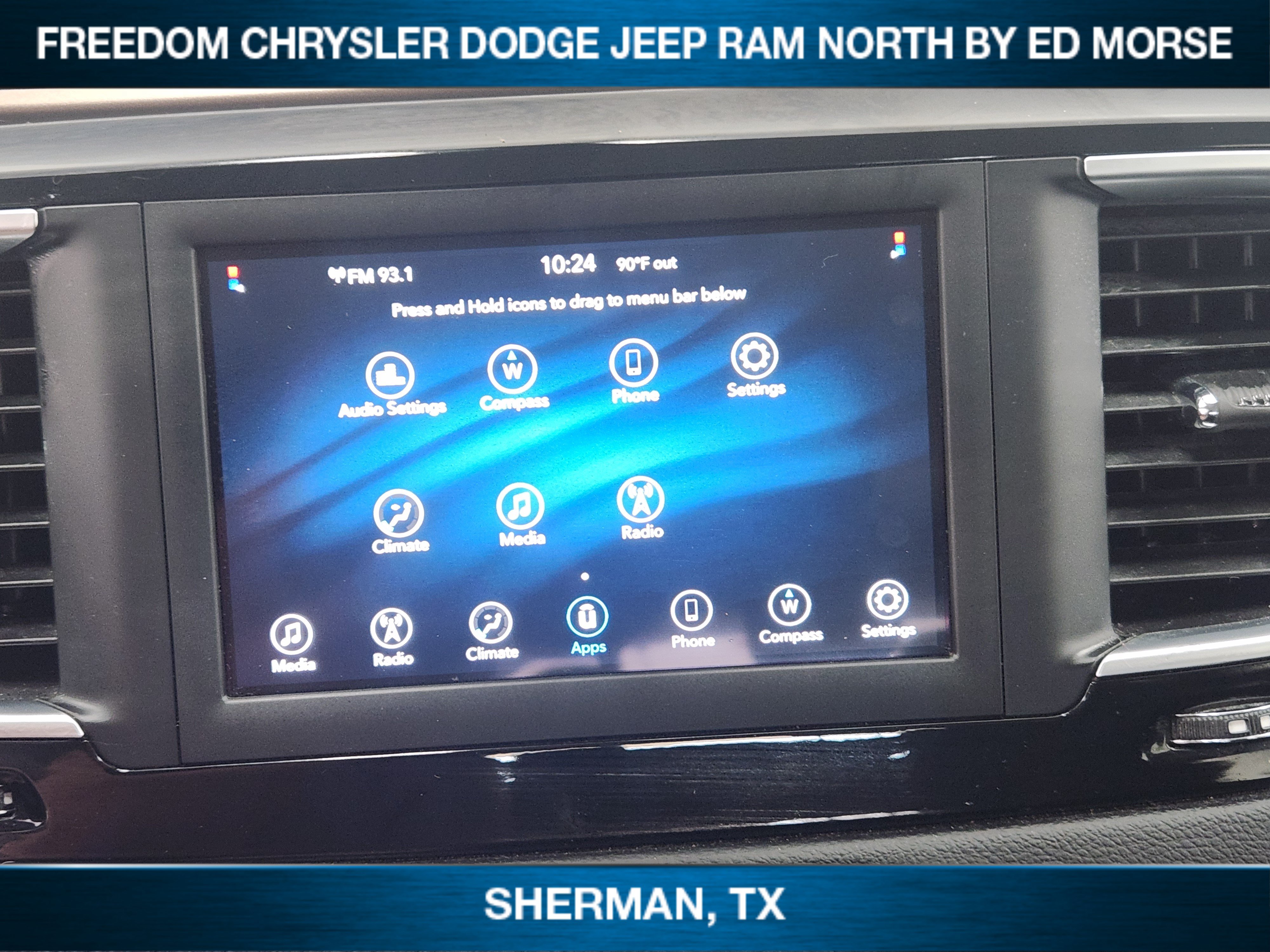 Used 2021 Chrysler Voyager L FWD image 11