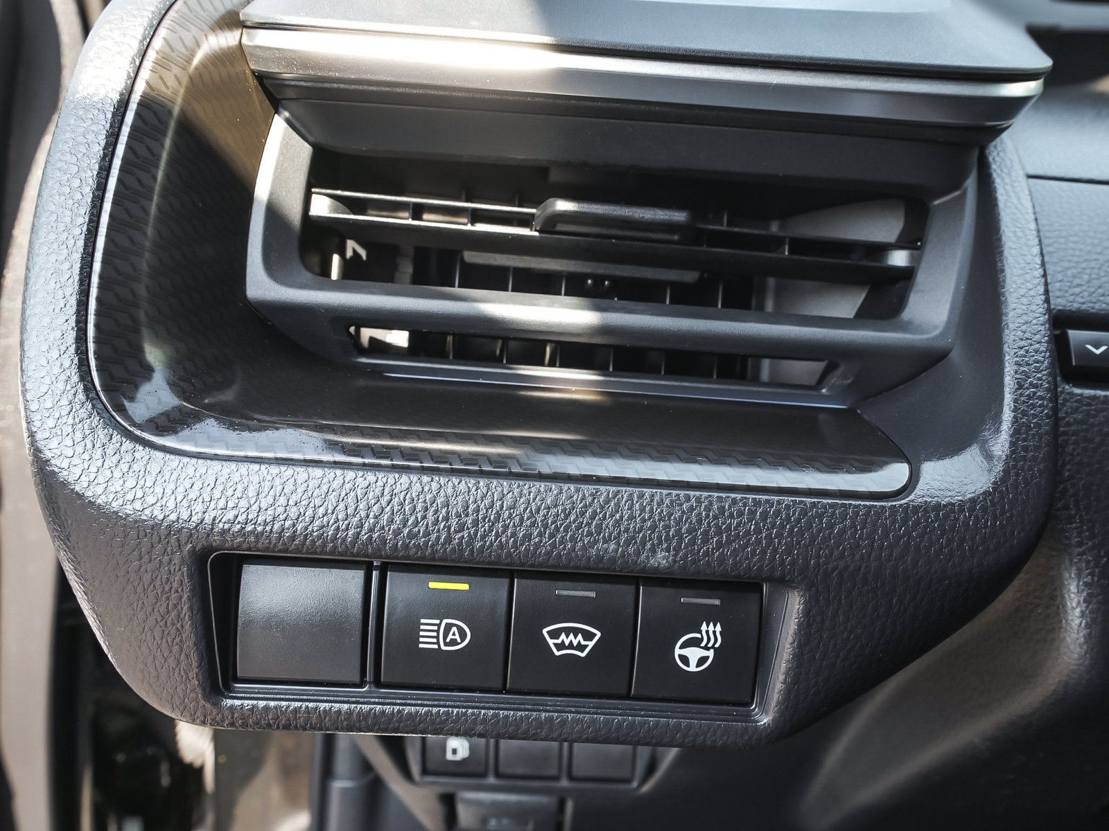 Used 2025 Toyota Prius AWD image 16
