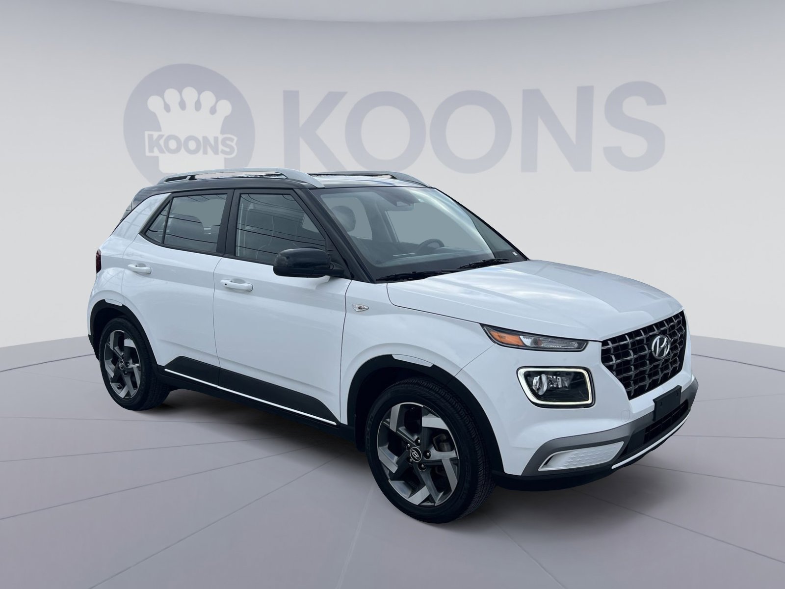 Used 2023 Hyundai Venue Limited image 10