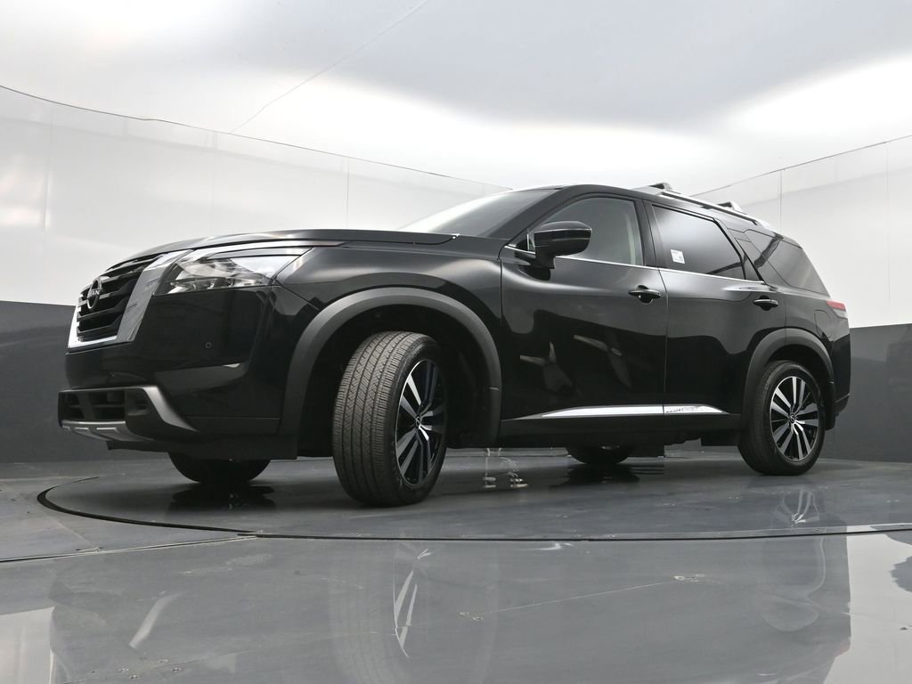 Used 2025 Nissan Pathfinder Platinum w/ Cargo Package FWD image 32