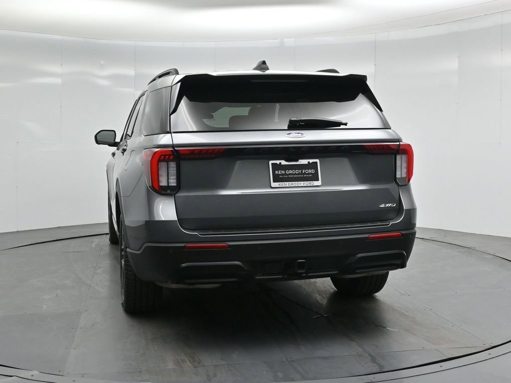Used 2025 Ford Explorer ST-Line w/ ST-Line Street Pack image 30