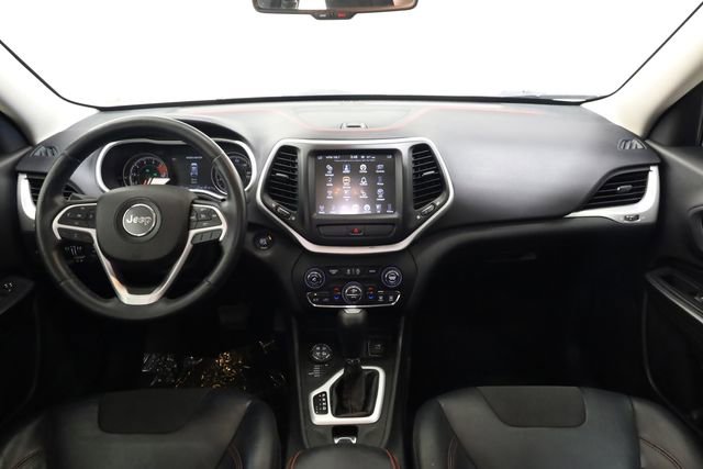 Used 2016 Jeep Cherokee Trailhawk w/ Comfort/Convenience Group image 16