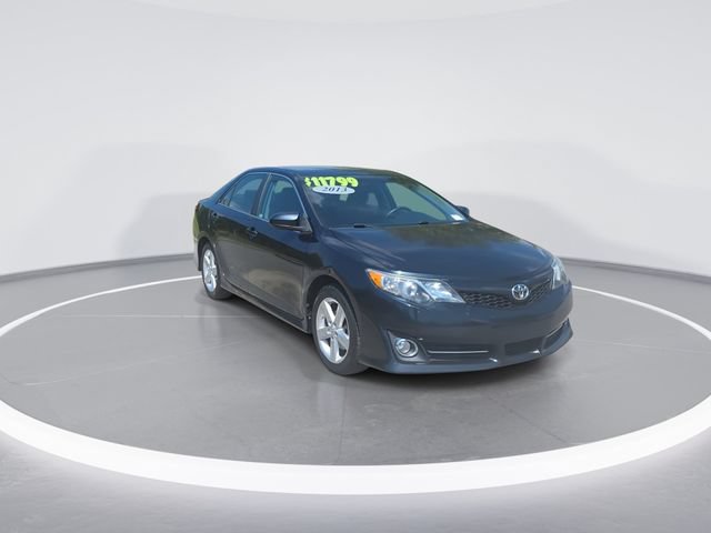 Used 2013 Toyota Camry SE FWD image 2