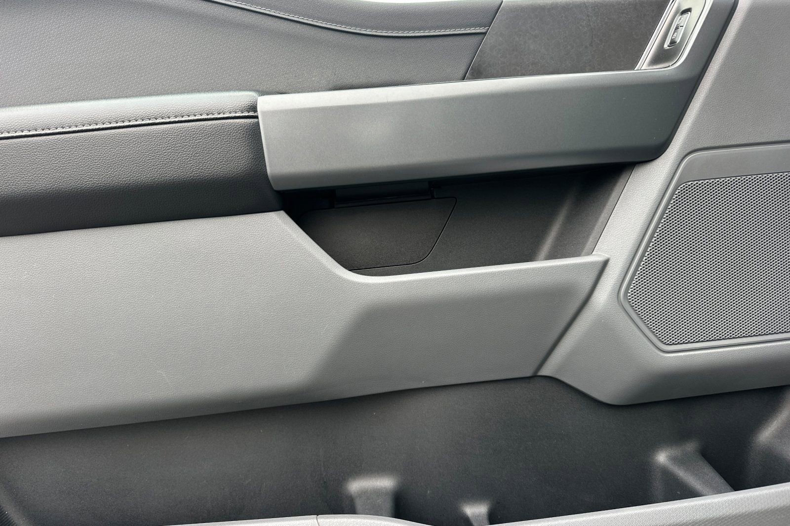 Used 2024 Ford F150 XLT w/ Mobile Office Package image 11