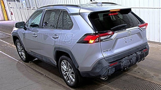 Used 2025 Toyota RAV4 XLE Premium image 10